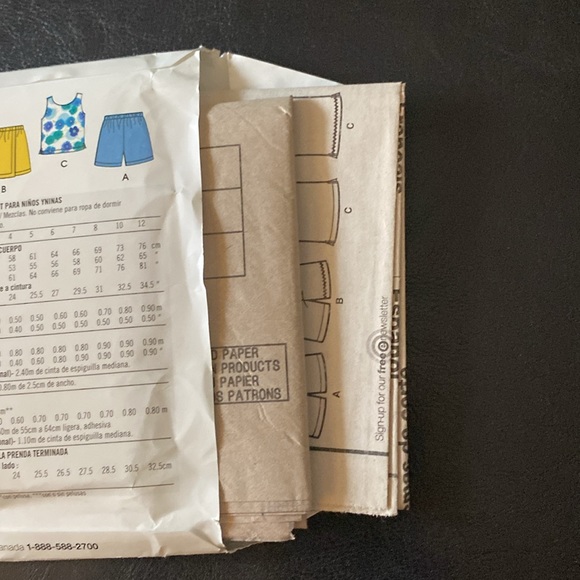 3/20 Simplicity 4152 uncut sewing pattern - Picture 4 of 4